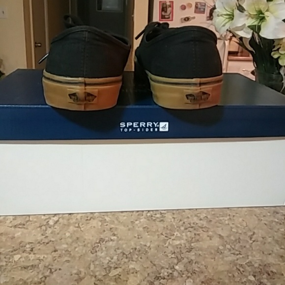 COPY - COPY - "Vans" - Picture 3 of 4